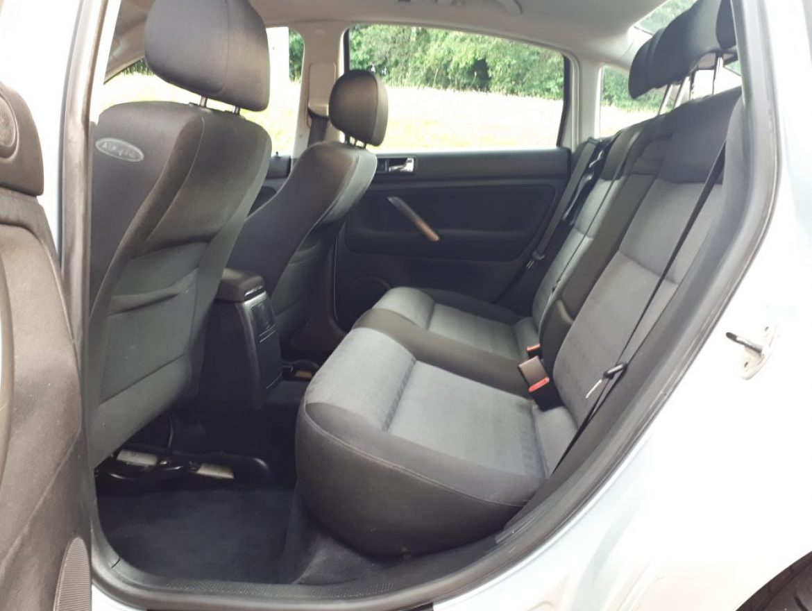 2004 Volkswagen Passat 1.9 TDI PD 130 Sport 4dr Saloon